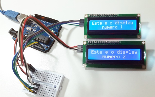Dois displays LCD 16x2 I2C com Arduino