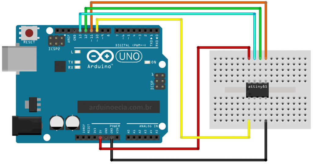 Circuito ATtiny85 e Arduino Uno